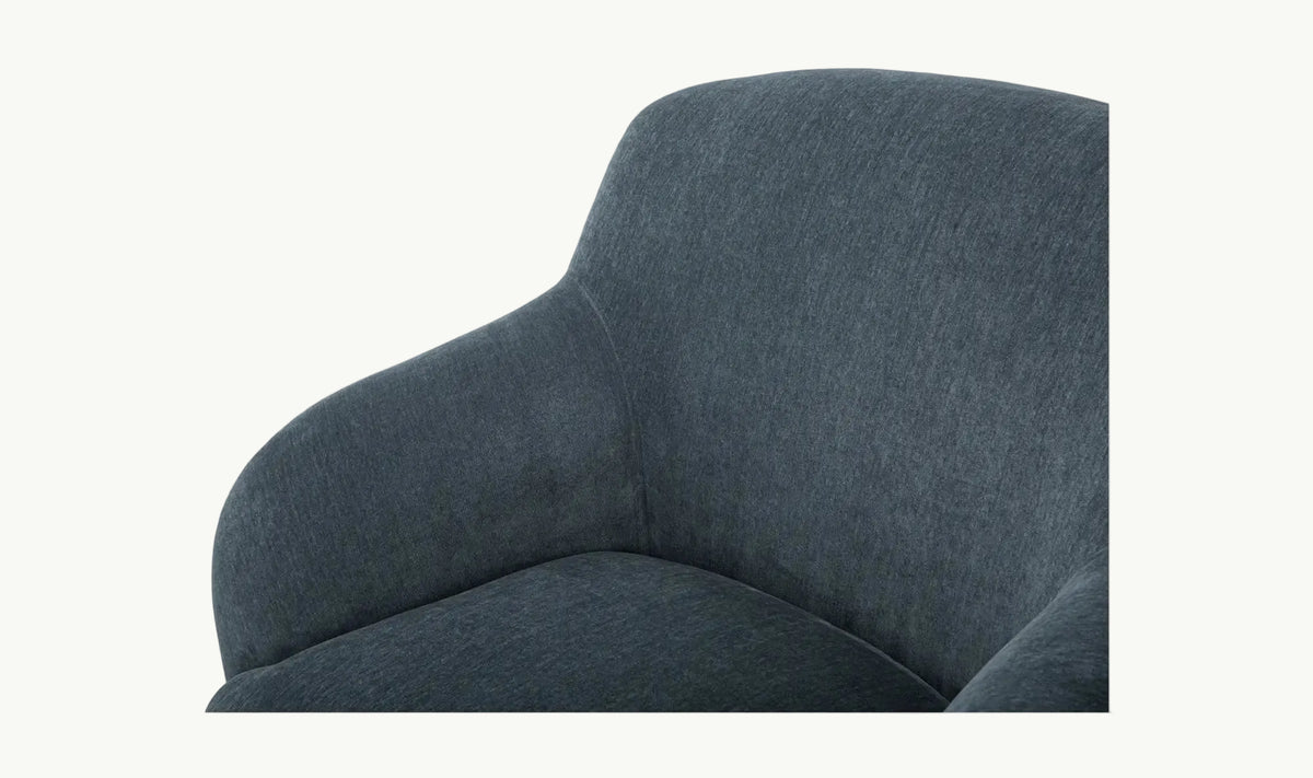 THE HADLEY LOUNGE CHAIR