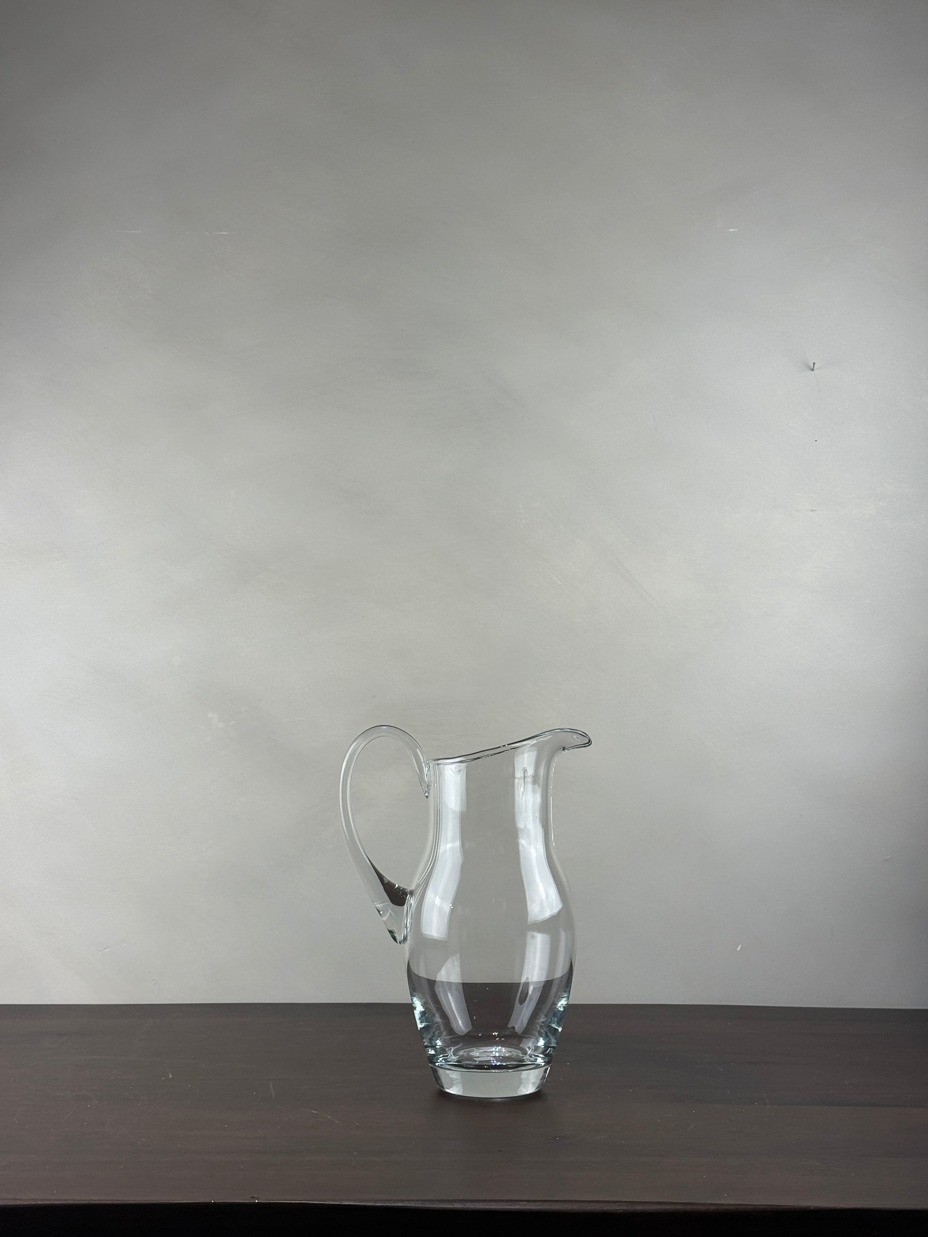 GLASS SERVING PITCHER