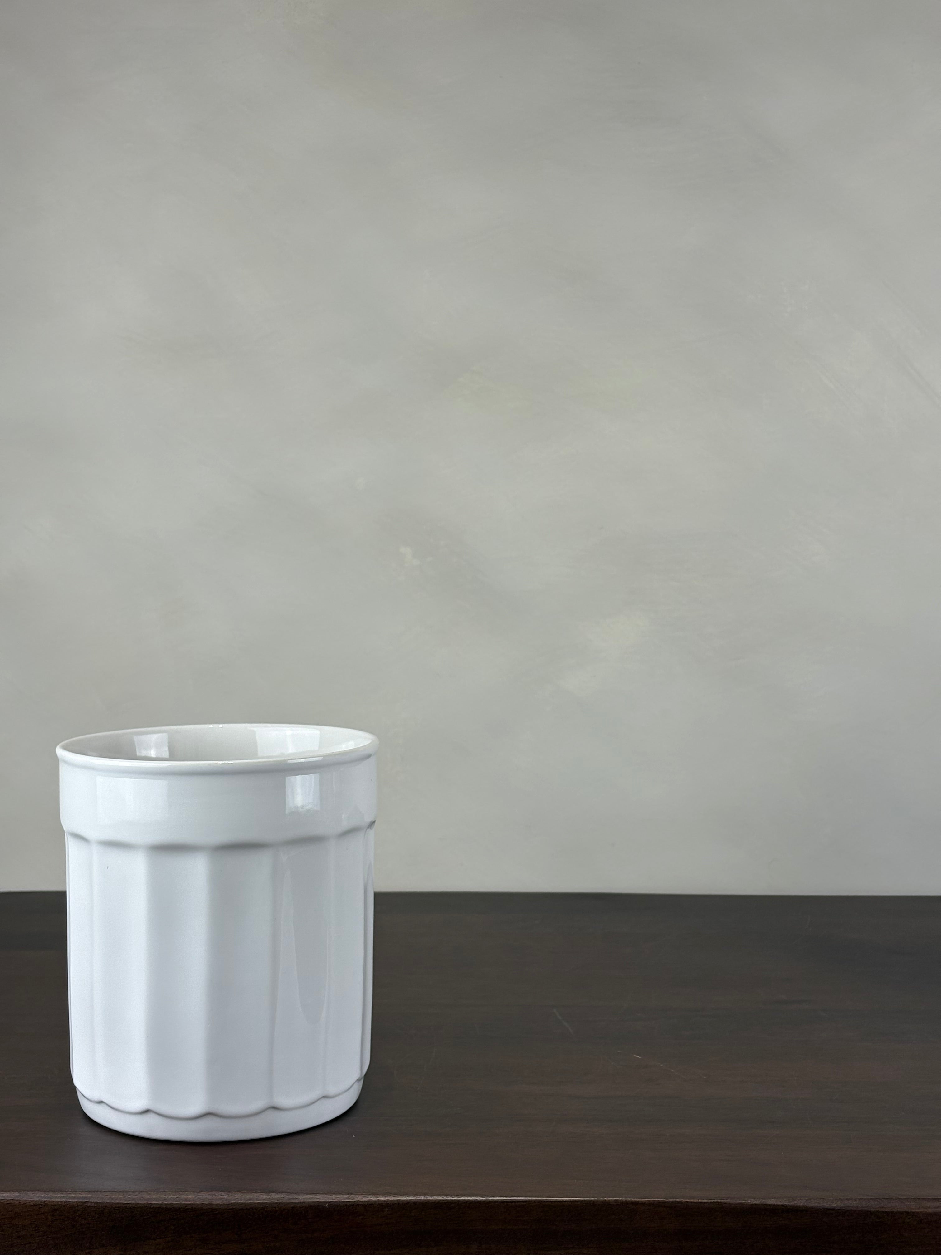 WHITE CERAMIC UTENSIL HOLDER