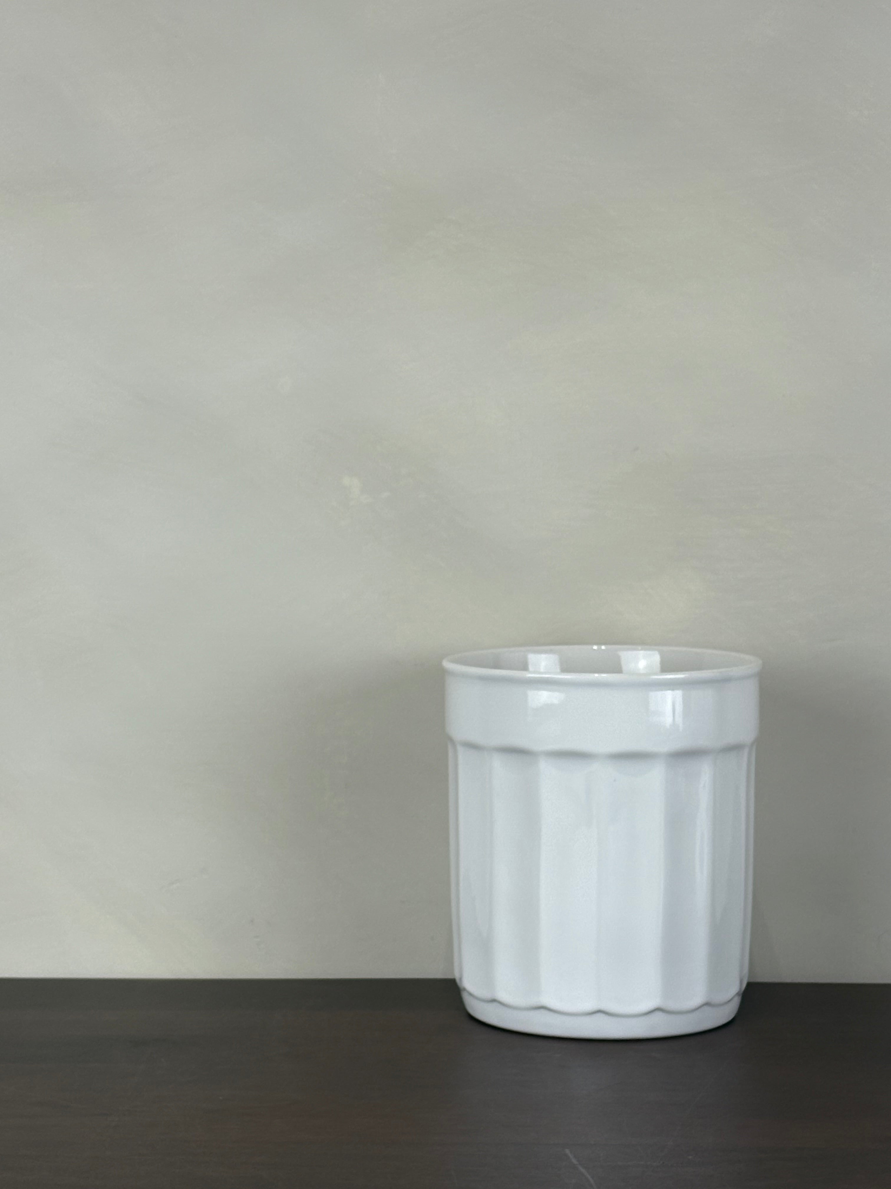 WHITE CERAMIC UTENSIL HOLDER