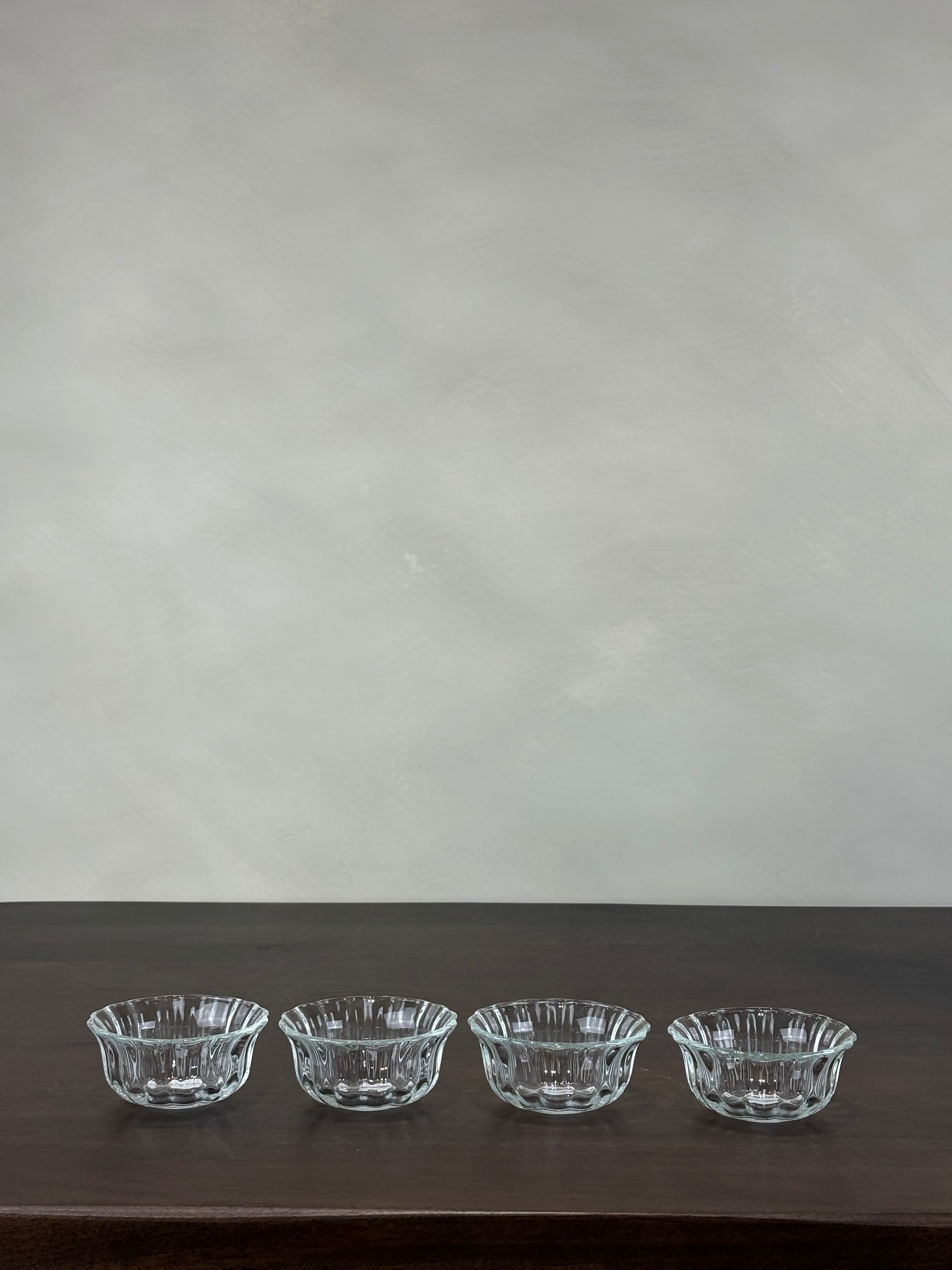 SMALL GLASS BOWL