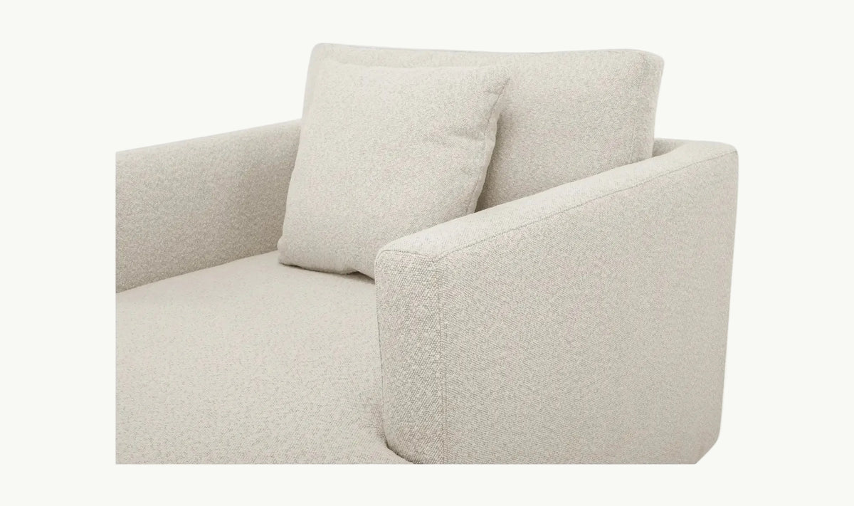 THE MILEY CHAISE