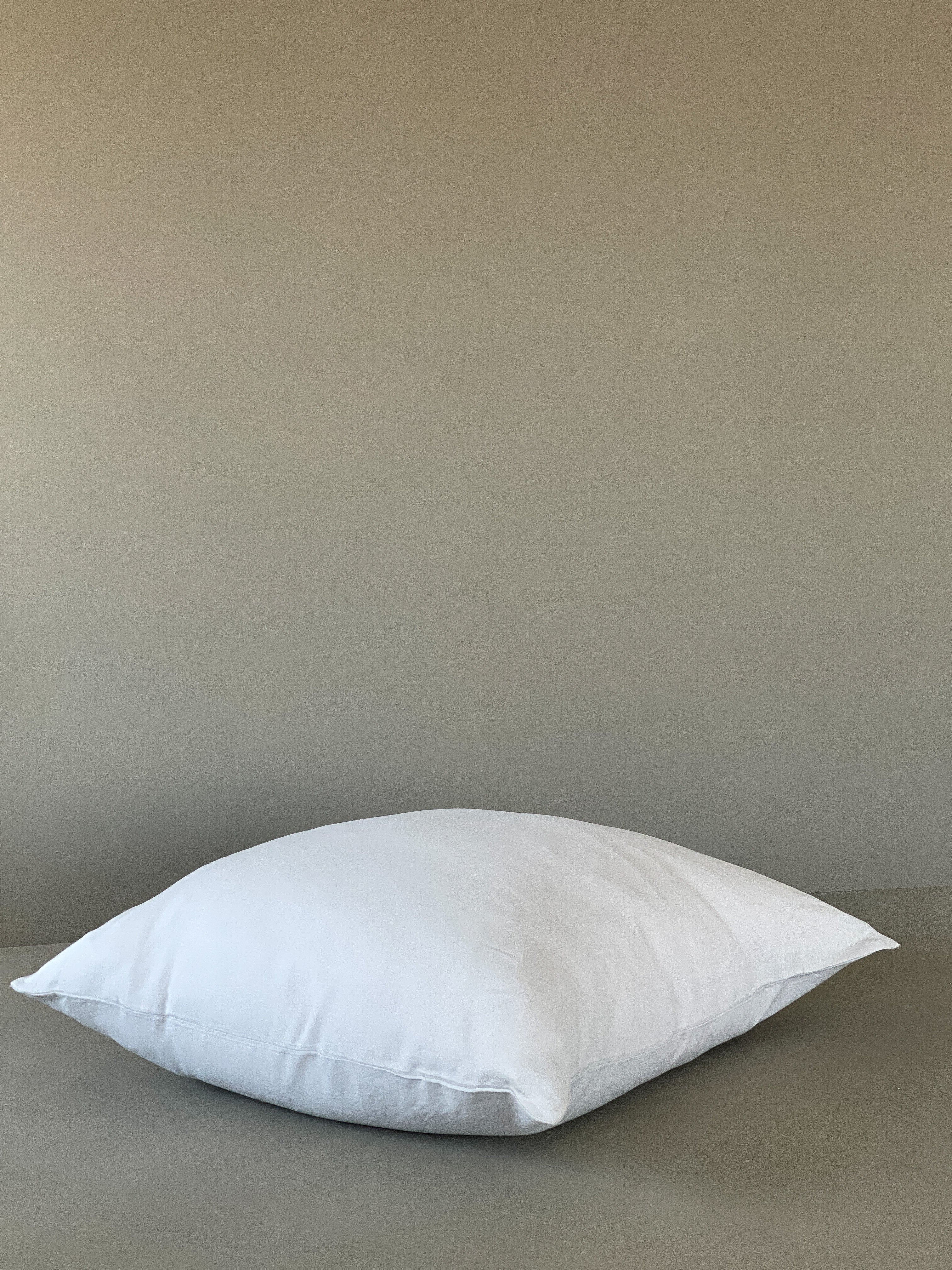 24" SOLID LINEN PILLOW COVER | PALE BLUE | BLVG COLLECTION