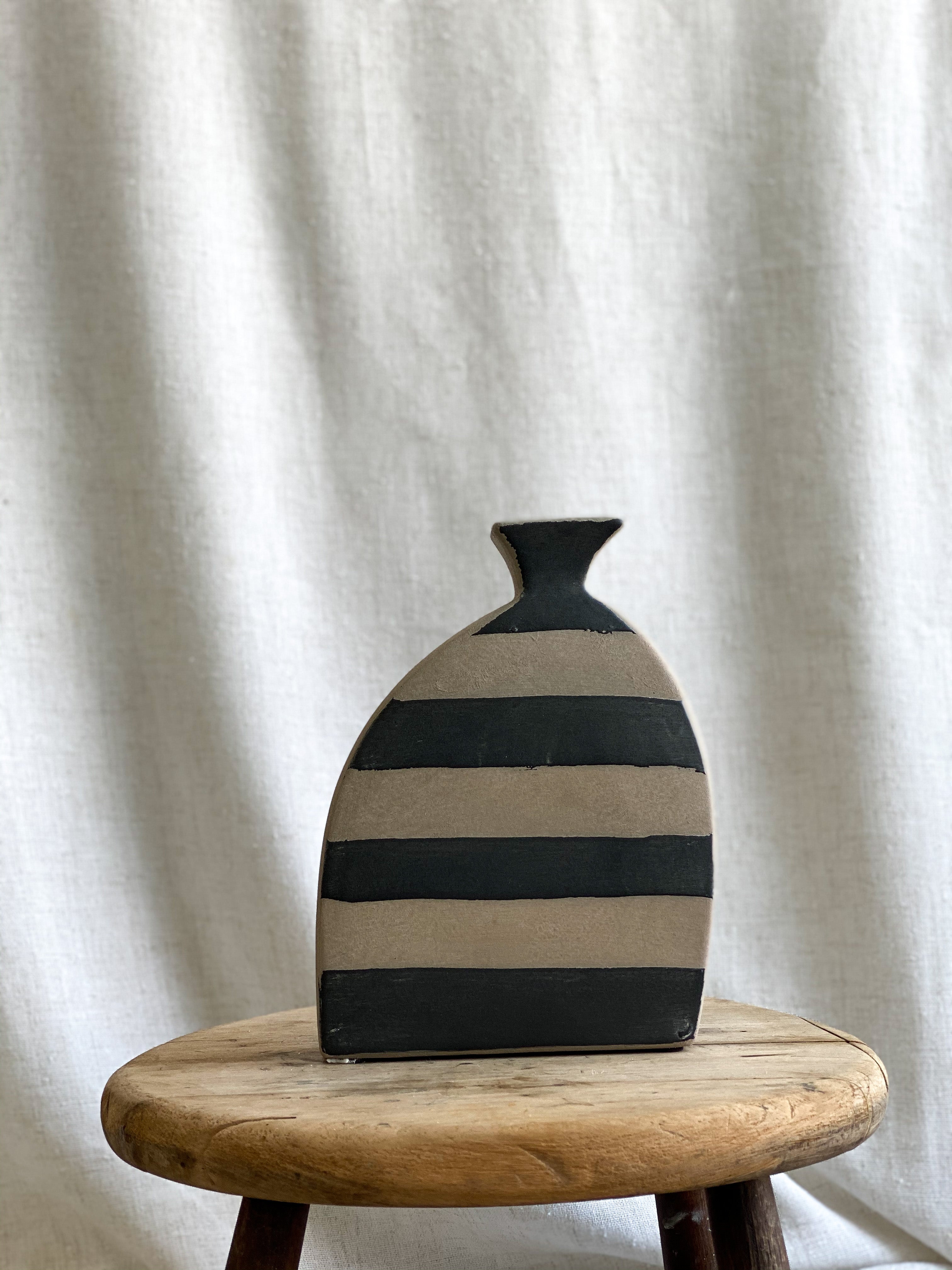 ZEKE | TERRACOTTA VASE