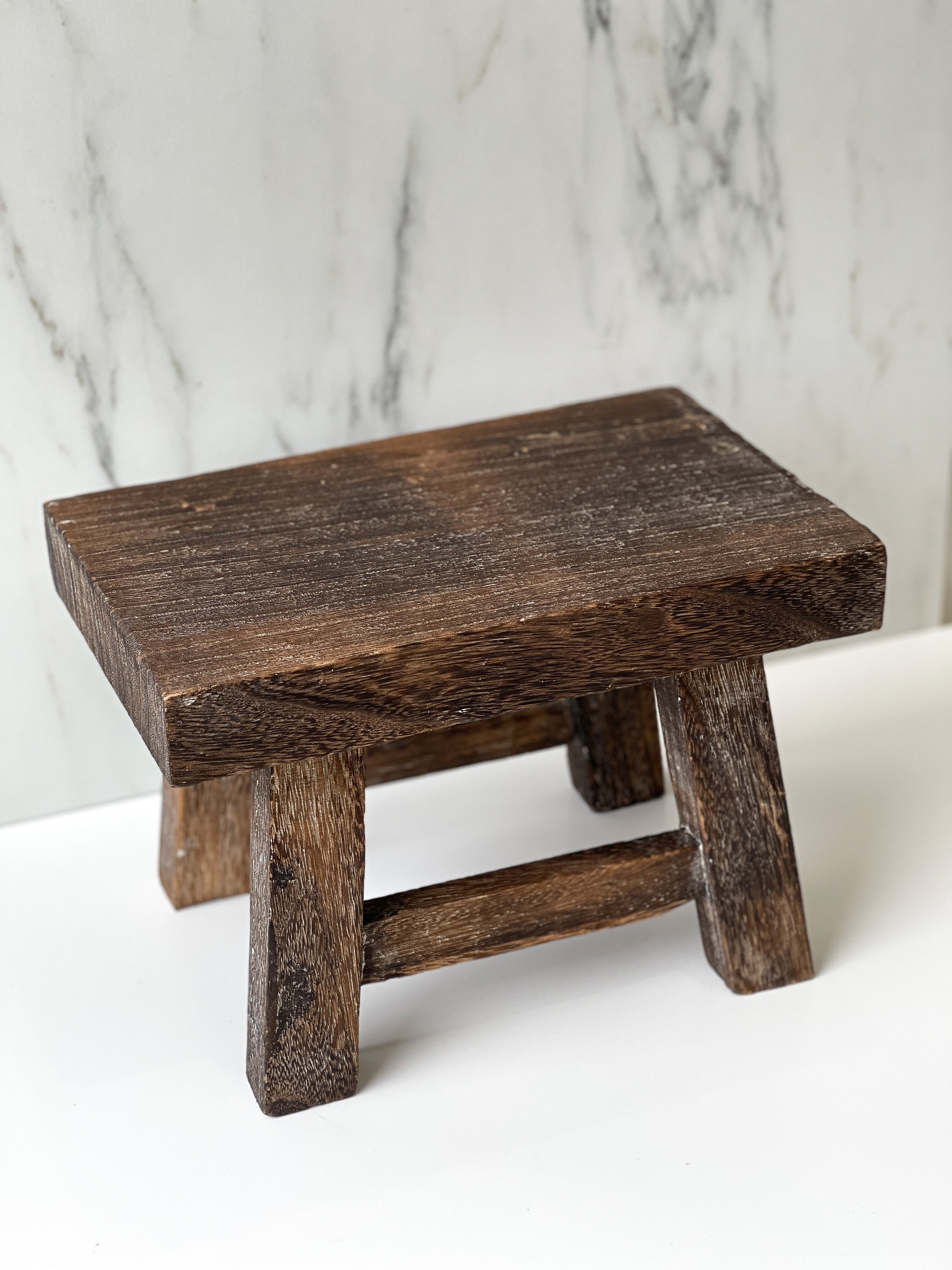 WOODEN STOOL RISER